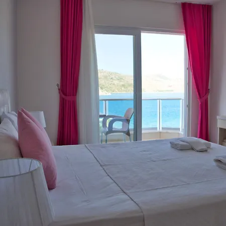 Otel Defne Lorina