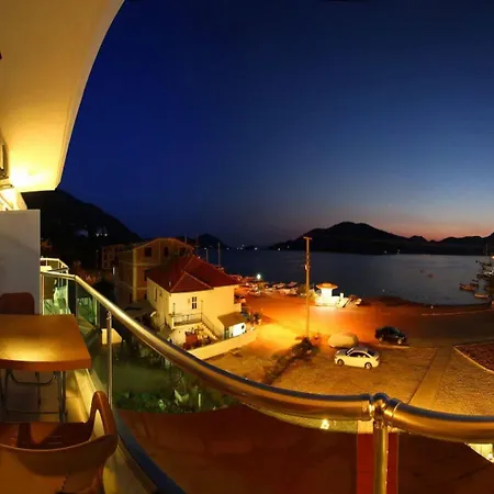 Otel Defne Lorina 2*