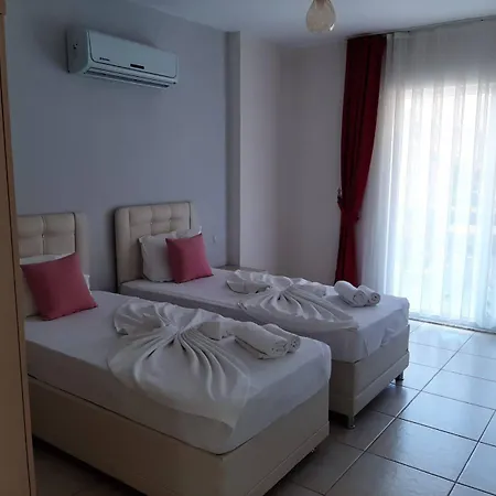 Defne Lorina Otel
