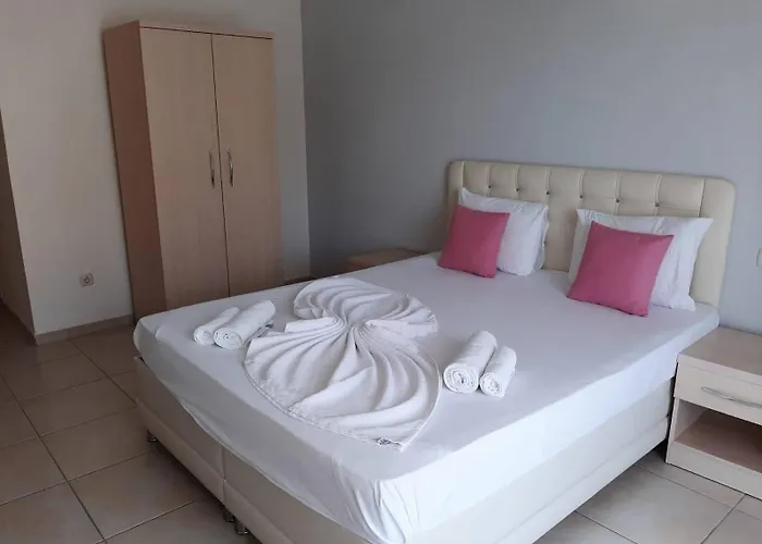 Defne Lorina 2* מרמריס