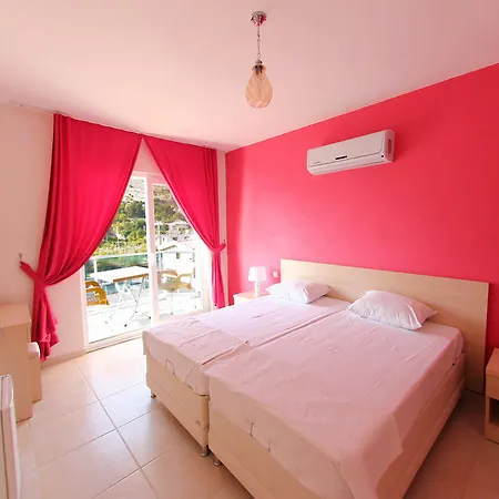 Hotel Defne Lorina 2*