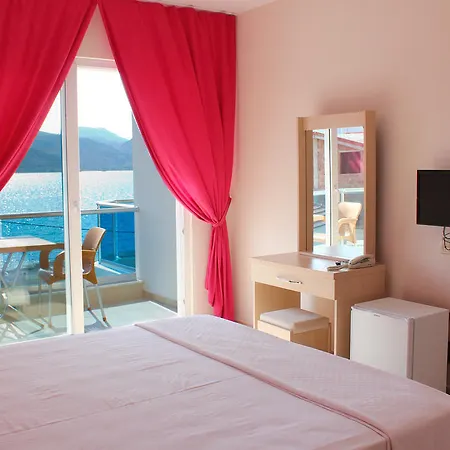 Hotel Defne Lorina 2*