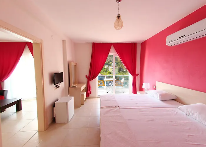 Defne Lorina Marmaris