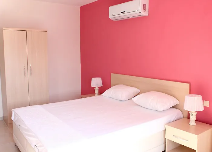 Hotel Defne Lorina 2*