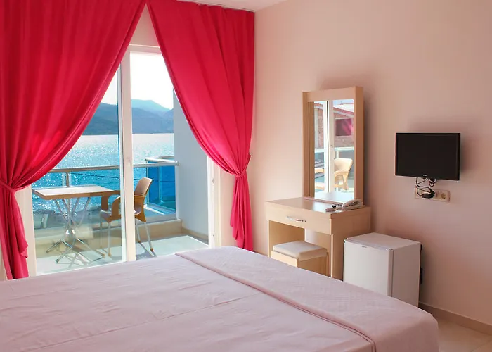 Hotel Defne Lorina 2*