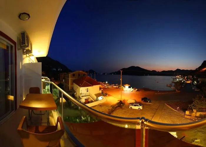 Hotel Defne Lorina 2*