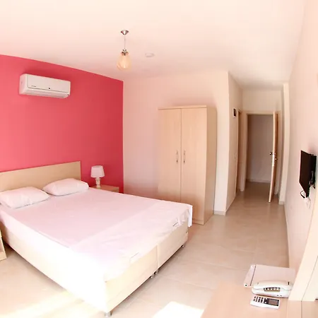 Defne Lorina Marmaris